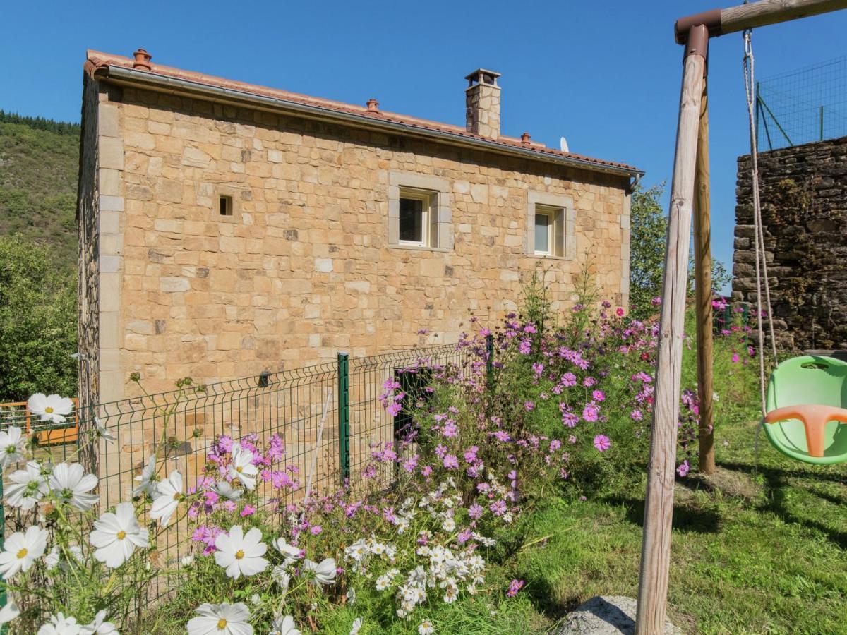 Graceful Holiday Home In Montclar With Bubble Bath Dış mekan fotoğraf