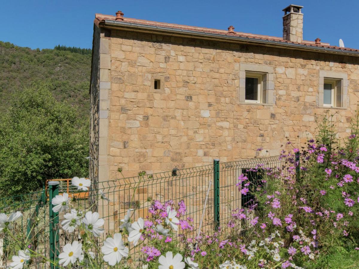 Graceful Holiday Home In Montclar With Bubble Bath Dış mekan fotoğraf